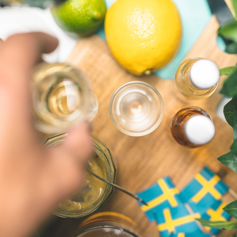 Partyset med snapsglas & dispenser – 7 delar